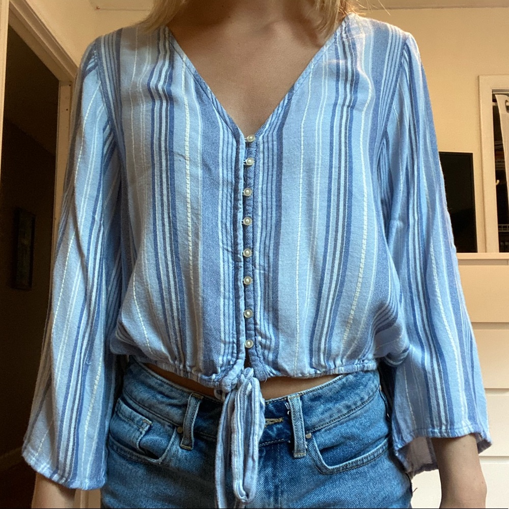 American Eagle flowy long sleeve